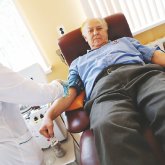 47 жыл бойы қан тапсырған: алматылық донор әлем бойынша екінші орында тұр