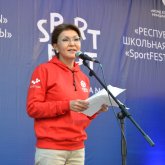 «Бақыттан басы айналып жүр»: Әлеуметтік желіде Дариға Назарбаеваның билеп жүрген ВИДЕОсы пайда болды