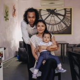 Нигериялық жігіт қазақ қызын әкесінің қарсылығына қарамай қалай жар еткенін айтып берді (ВИДЕО)