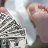 Бір жасар баласын сатқысы келген әйел ұсталды