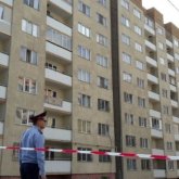 «Қорқынышты»: Алматыда тұрғын үйлер қисайып, қабырғаларындағы сызаттар ұлғаюда