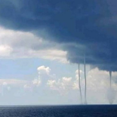 Каспий теңізіндегі өте сирек кездесетін құйын көпшілікті таңғалдырды (ФОТО)