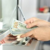 Банктер мен айырбастау пункттері жұмыстарын 17:00-ге дейін істейтін болды