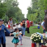 Алматыда Денис Теннің ескерткіші орнатылған аумақ көлік тұрағына айналатын болды (ВИДЕО)