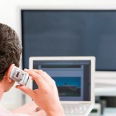 Бөтен адамның телефон арқылы сөйлескен әңгімесін қалай тыңдауға болады?