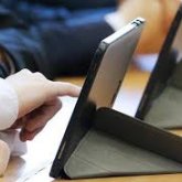 Алматыда оқушыларға таратылған планшеттер жарамсыз болып шықты