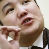 «Тұрсынбектің көлігімен адам қақты»: әзілкеш ақпаратқа қатысты ВИДЕО жариялады