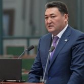 Атышулы экс-шенеунік көше сыпырып, қоқыс жинаудан құтылды