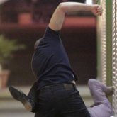 Ашуға булыққандар Құранды қорлаған ер адамды өлтіріп, мәйітті өртеп жіберді