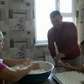 Батыс Қазақстанда бір жанұя құрт сатып зәулім үй салып алды  (ВИДЕО)