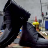 Түрмеде аяқ киім тігетін цех ашылды