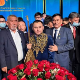 Айтыскер ақын Мұхтар Ниязов «Алтын домбыра» иегері атанды