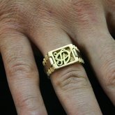 Тараздық әйел саусағындағы жүзікті шешу үшін құтқарушыларды шақырған