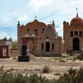 Қазақстанда тірі адамдар өздеріне бейіт салдыра бастаған