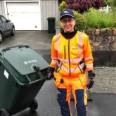 Швецияда қала мэрі қызметін ауыстырып, қоқыс көлігін жүргізіп жүр