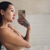 «Осылай жүре беремін»: Елордада жүрген Байзақова жалаңаш фотосын жариялады