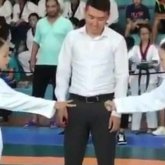 Маңғыстаулық егіз қыздар финалда бір-бірімен күресуден бас тартты (видео)