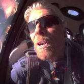 Миллиардер Ричард Брэнсон өзінің зымыранымен ғарышқа барып келді