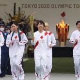 «Әзірге алауды кім жағатыны белгісіз»: Токиода Олимпиада алауының эстафетасы аяқталды