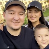 «Ажырасып кетті дей ме»: Сәдуақасова желіде мұңды жазба жариялады