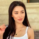 «Некем сәтсіз сияқты»: КешYou-дің экс-әншісі ағынан жарылды