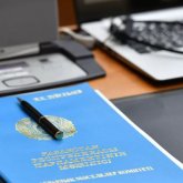 Депутаттың қазақша сұрағына шенеунік түсінбегенін айтып, жауап бере алмады