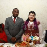 «Маған бәрібір»: Нигериялық азаматқа тұрмысқа шыққан қазақ қызы өзін «толық» деп сөккендерге жауап берді