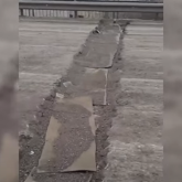 Петропавлда көпірдегі тесікті картонмен жамап қойған