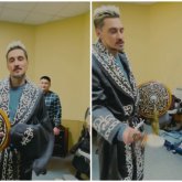 Әміре Дима Биланға шапан сыйлады