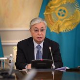 Президент қола жүлдегер биатлоншы Александр Герлицті құттықтады