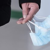 Көшеде бетперде тағу міндеті жойылды