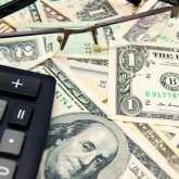 Доллар бағамы 490 теңгеден түсті