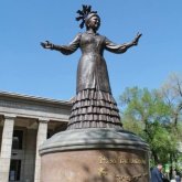 Алматыда Роза Бағлановаға ескерткіш орнатылды