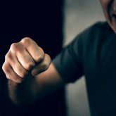 Шымкентте төбелескен мемлекеттік қызметкерлердің бірі ауыр халде жатыр (ВИДЕО)