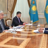 «Кен орындарын пайдалануға қатысты 118 лицензия тоқтатылды»: Өскенбаев Тоқаевқа есеп берді