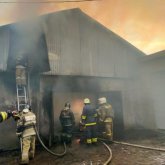 Оралда гараж бен үш автокөлік жанып кетті