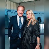 «Эйр Астана» басшысының әйелі блогер Денис Кривошеевті жала жапты деп айыптады