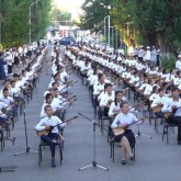 Домбыра күніне орай бір мезетте 500 бала күй тартты