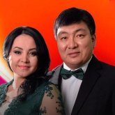 Ауылға барып фонограммамен ән айтқан Тоқтар мен Бейбіт сынға қалды