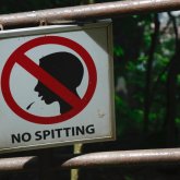 Қазақстанда көшеде түкіруге тыйым салынуы мүмкін