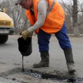 Битум жоқ: Кей өңірлерде жол жөндеу жұмыстары тоқтап тұр