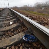 Денесі екіге бөлініп кеткен: Оралда тепловоз оқушы қызды қағып өлтірді