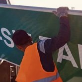 Еліміздегі автожолдарда Нұр-Сұлтан жазуы бар белгілер ауыстырыла бастады (фото)