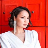 «Жау жағадан алғанда, бөрі етектен тартады»: Жұлдыз Әбдікәрімова өз қазағын пәтерден қуып жатқандардың әрекетіне қынжылыс білдірді