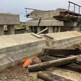 Маңғыстауда жұмысшыны бетон тіреуіш басып қалды