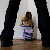 «7 сыныптан бері туған әкесі зорлаған»: Шымкентте 11 сынып оқушысы жылдар бойы көрген қорлығын айтты