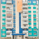 Семейде көпқабатты үйдің сыртқы қаптамасы опырылып түсті