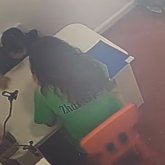 «Саусақтарын бұрады»: Атырауда тәрбиеші аутист баланы қорлаған