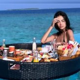 Бал айында жүрген Байзақова 100 мың теңгелік таңғы асымен мақтанды