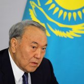 Нұрсұлтан Назарбаев шөбере сүйді